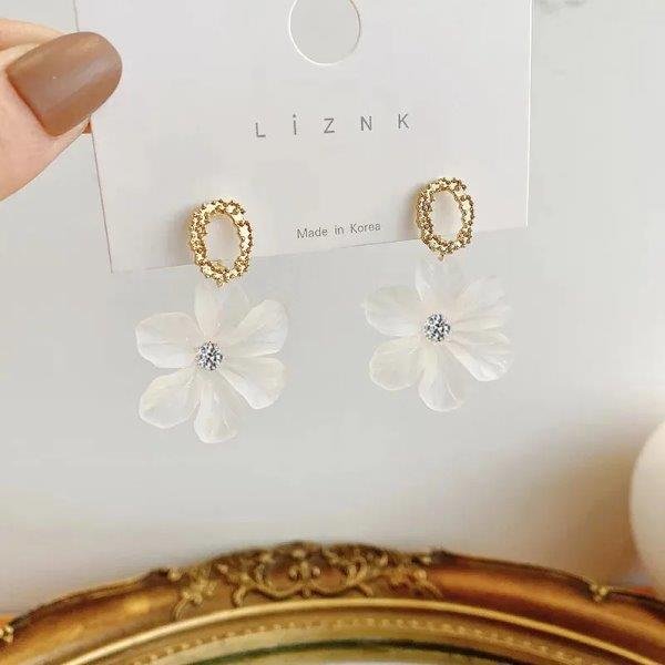 Cercei floare albă eleganti 68A11C1307 - imagine 3