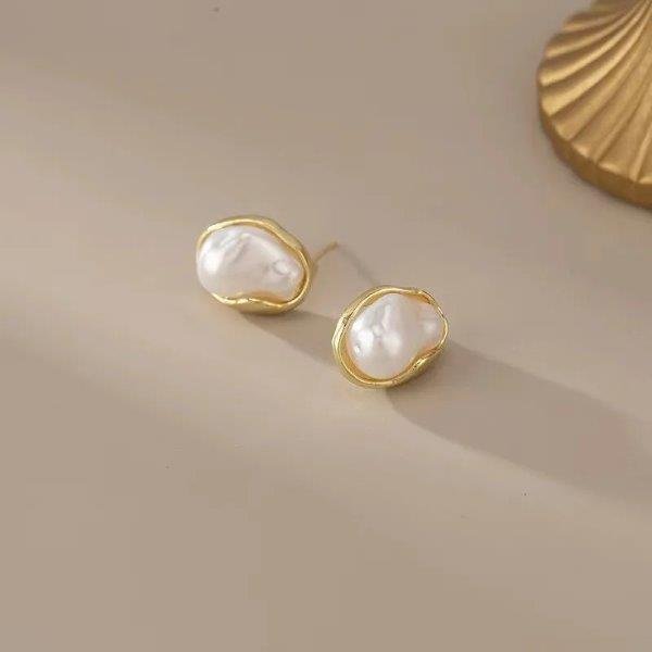 Cercei eleganți cu perlă neregulată, finisaj auriu 68D11C1324 - imagine 5
