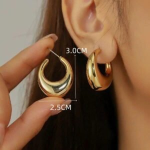 Cercei hoop cu design modern și finisaj lucios 68D14C1450